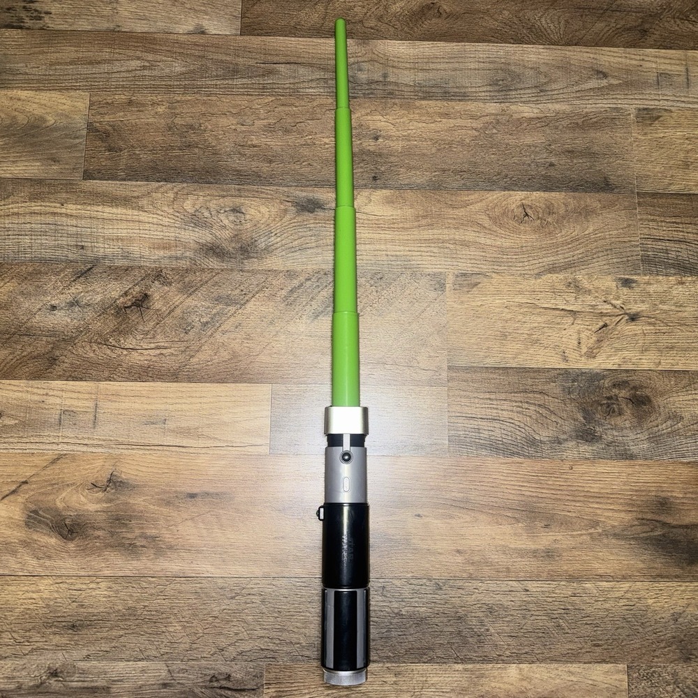 Hasbro Star Wars Master Yoda Green Retractable Lightsaber G1179 2025 Toy